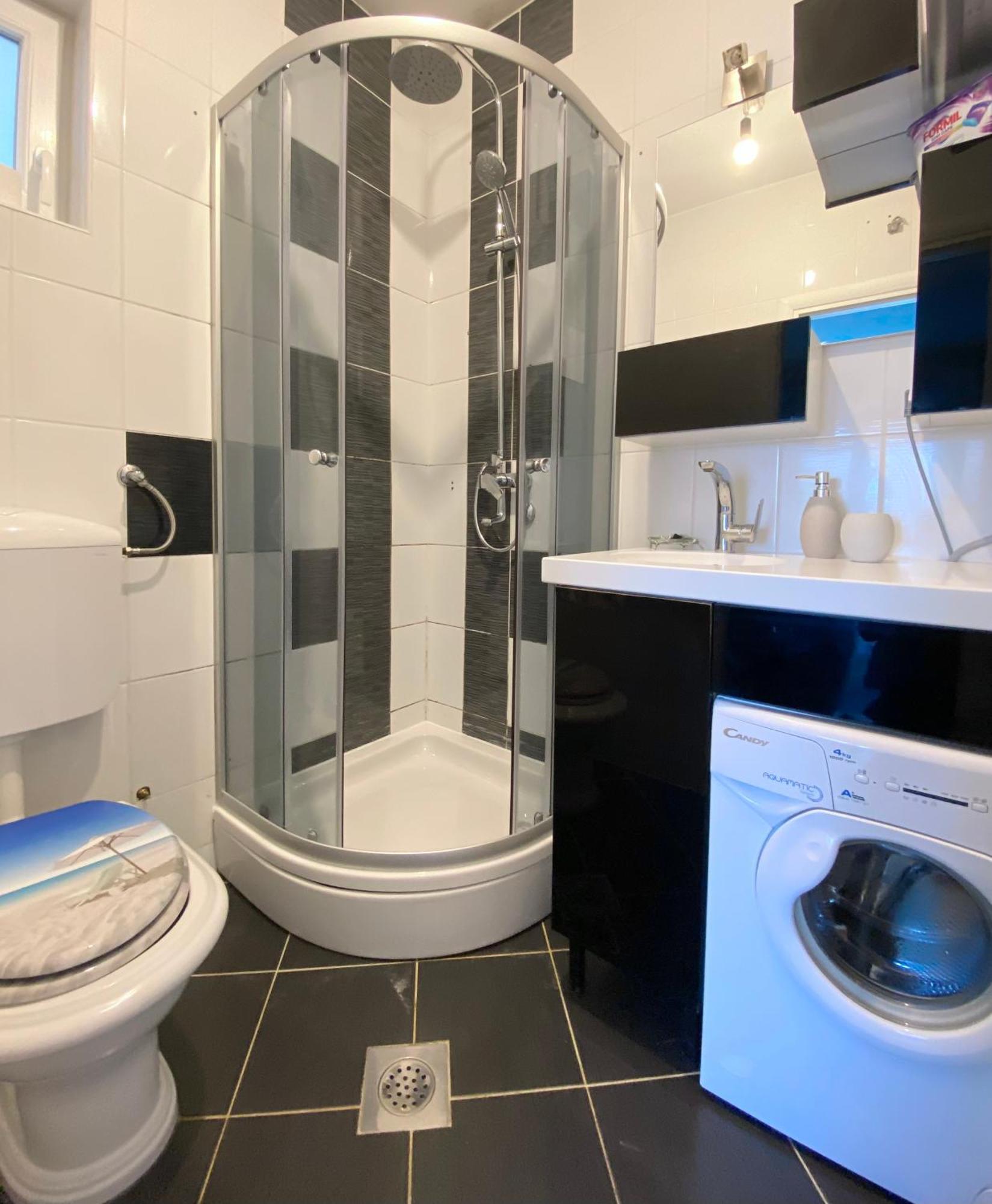 Apartment Andrija Baška Voda エクステリア 写真